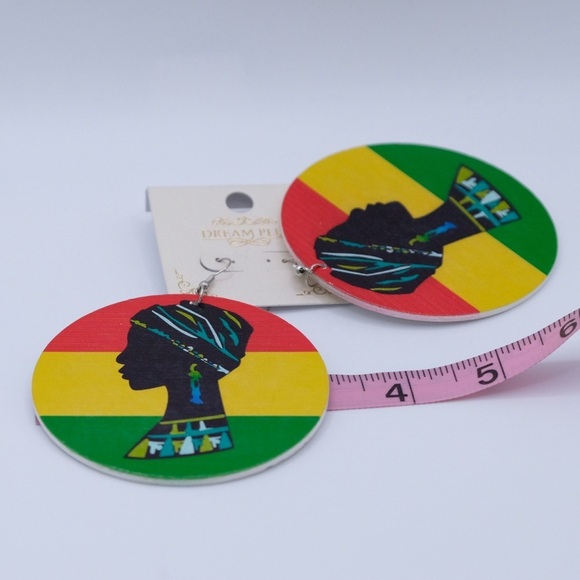 Wooden African Queen Dream Plus  Earrings Lightweight - Picture 9 of 9